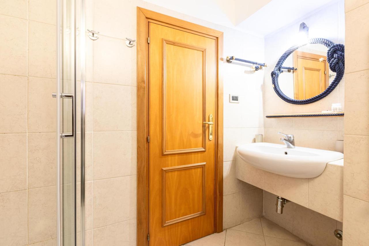 רומא Toniolo Two Bedroom Two Bath מראה חיצוני תמונה